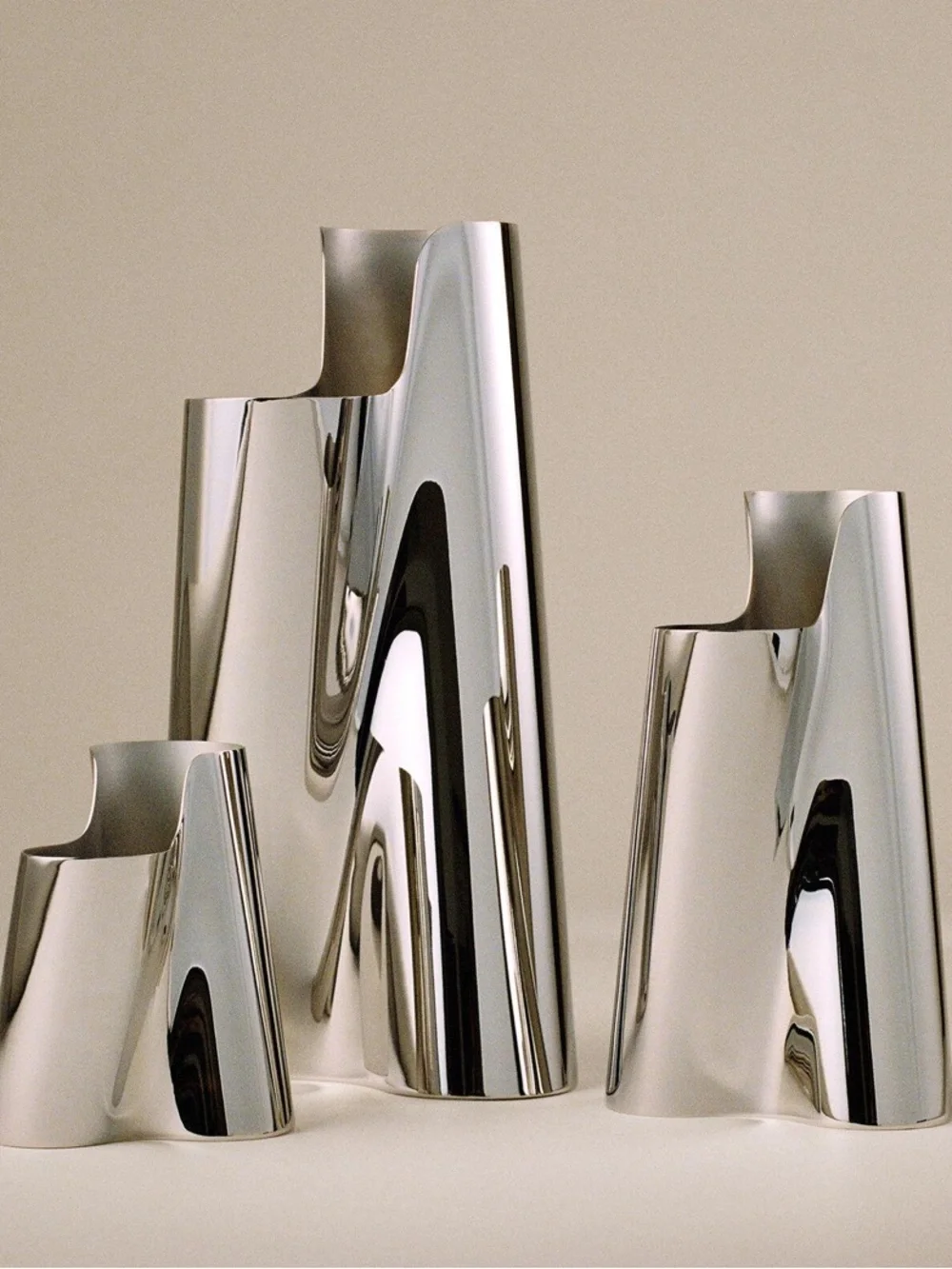 LITUUS Vase, Medium, in stainless steel. Geog Jensen